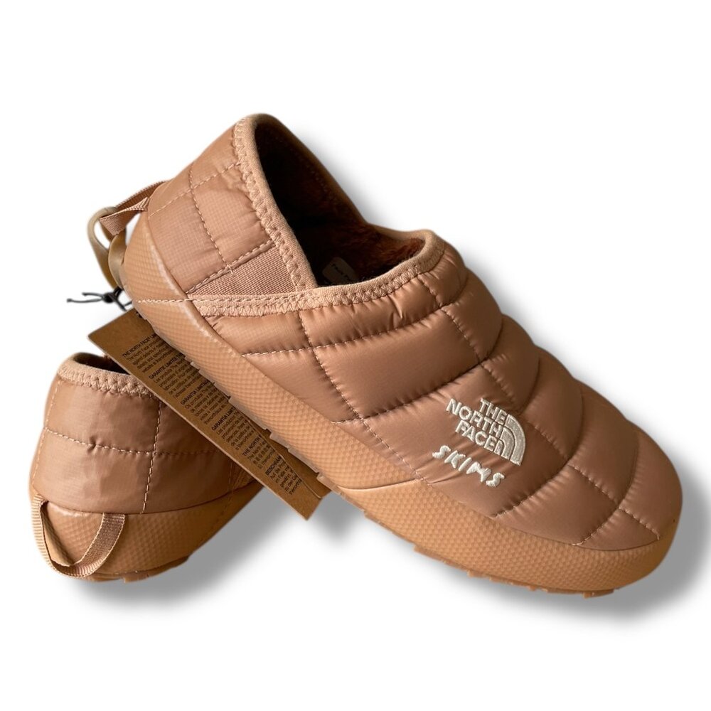 SKIMS x The North Face Thermoball Traction Mule V SK Ochre Women's Size 7